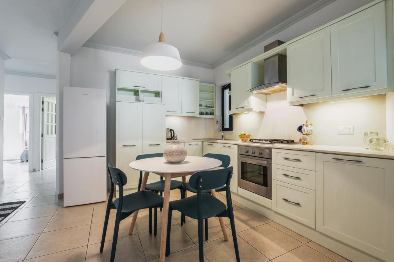 Stylish 3 Bedroom Apartment - St. Julians - 5 Mins From Balluta Bay Saint Julian's Exteriér fotografie